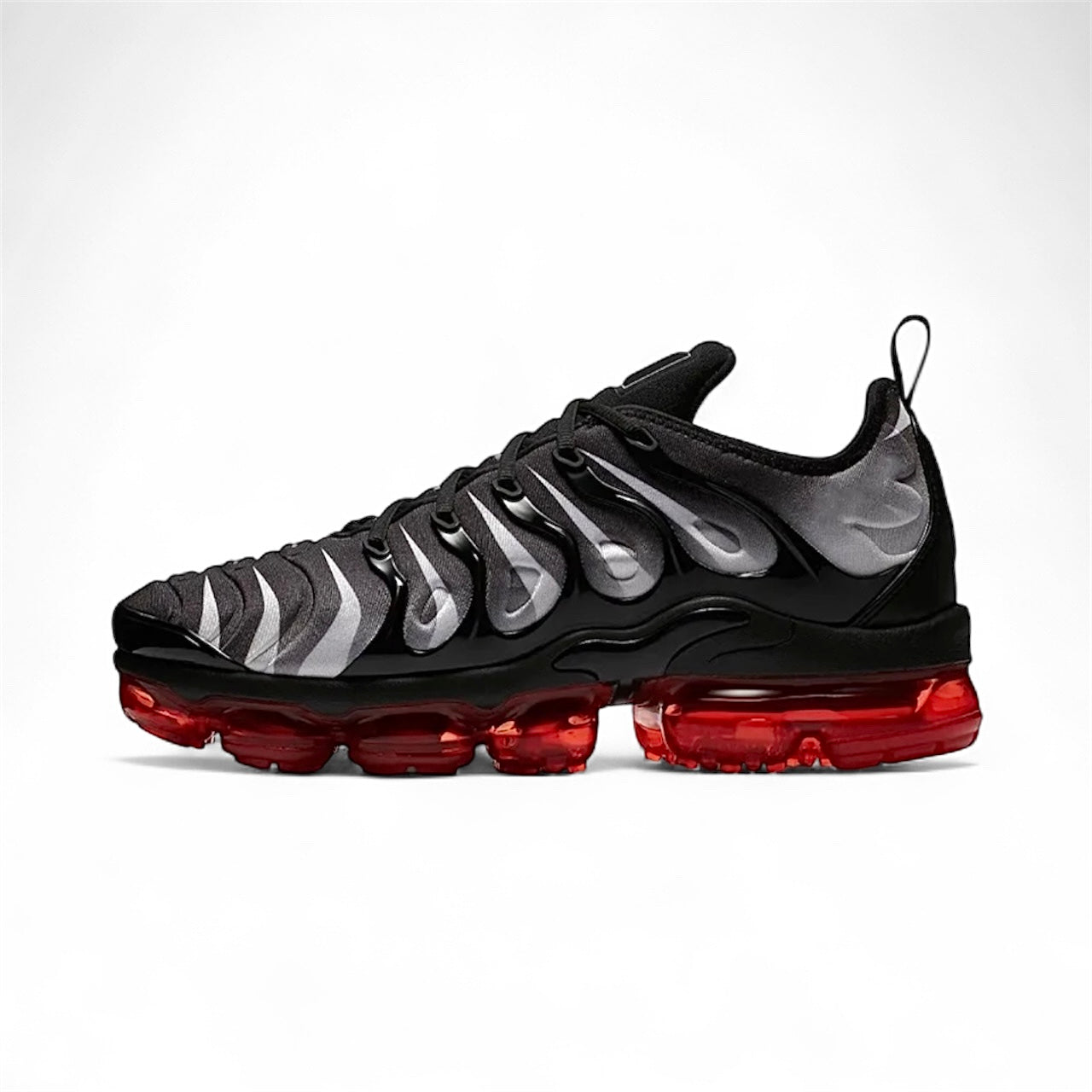 NIKE AIR MAX PLUS “SHARK”