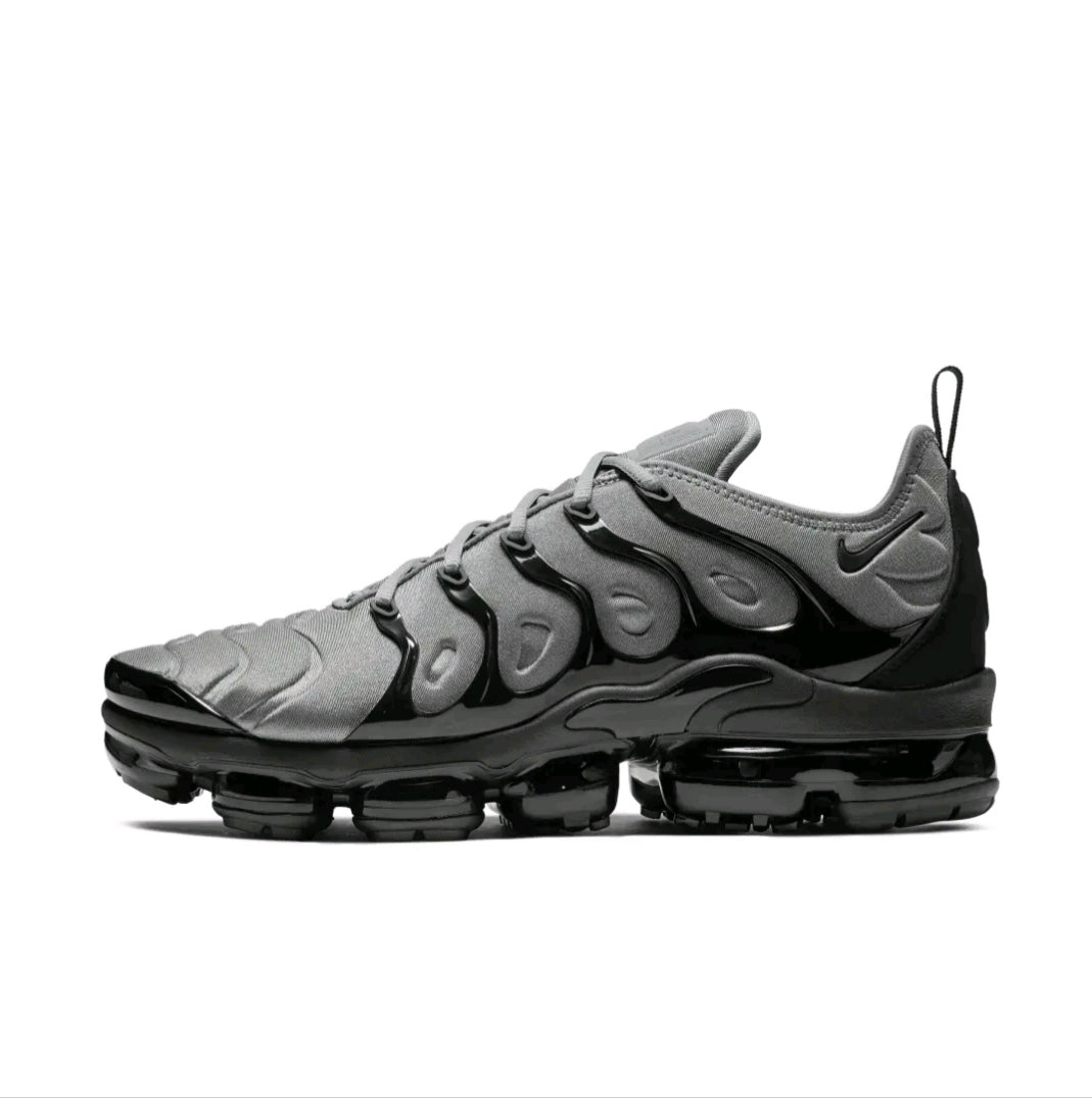NIKE AIR VAPORMAX PLUS “GREY”