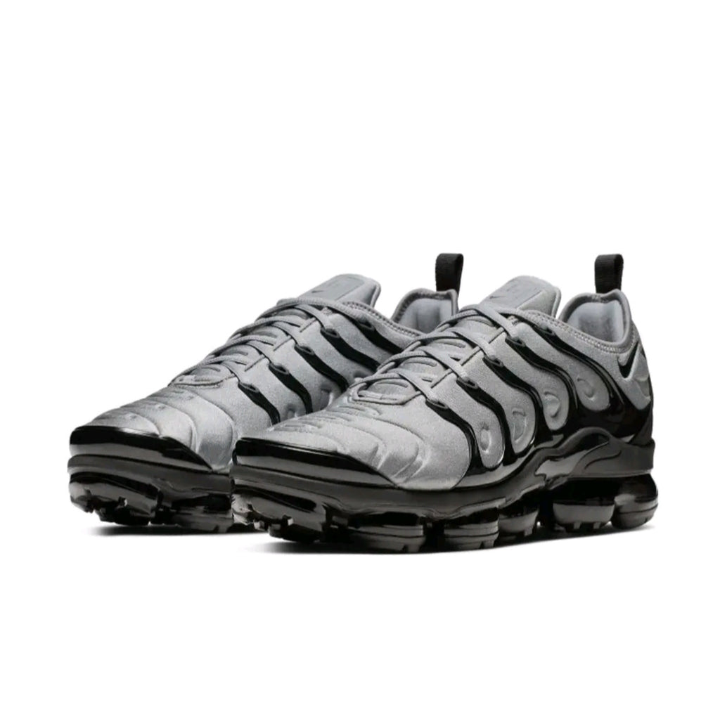 NIKE AIR VAPORMAX PLUS “GREY”