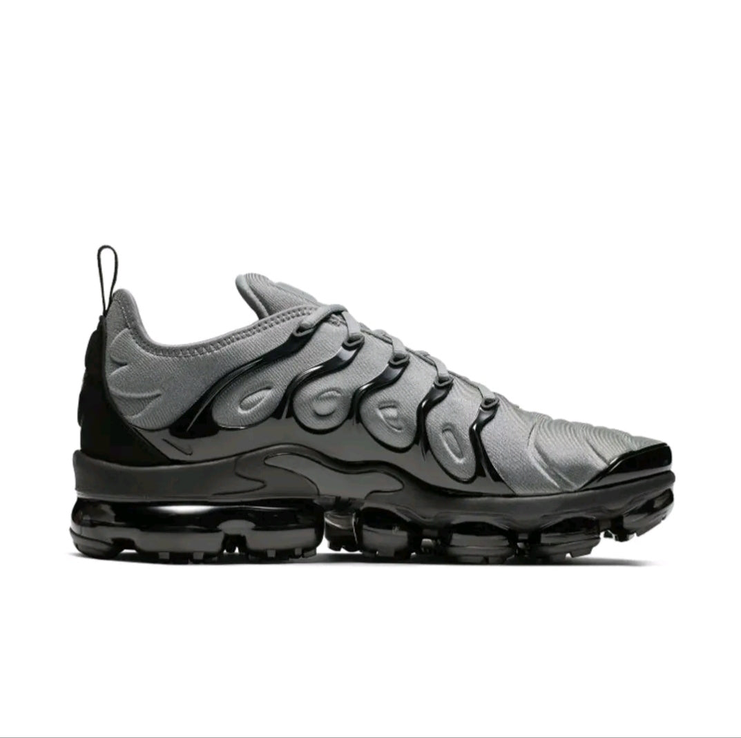 NIKE AIR VAPORMAX PLUS “GREY”